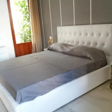 Coral Mondello *