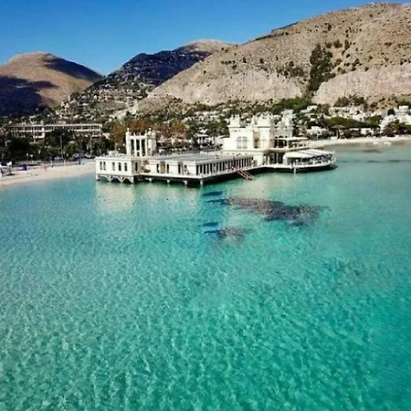 Coral Mondello